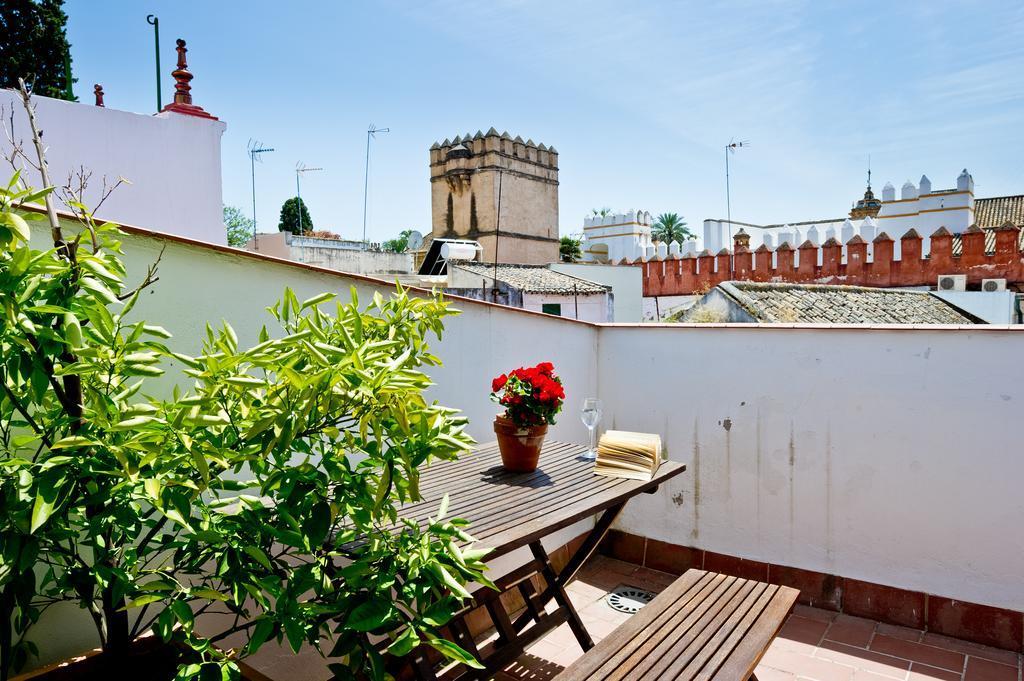 Apartamentos Suites Santa Cruz Sevilla Eksteriør billede