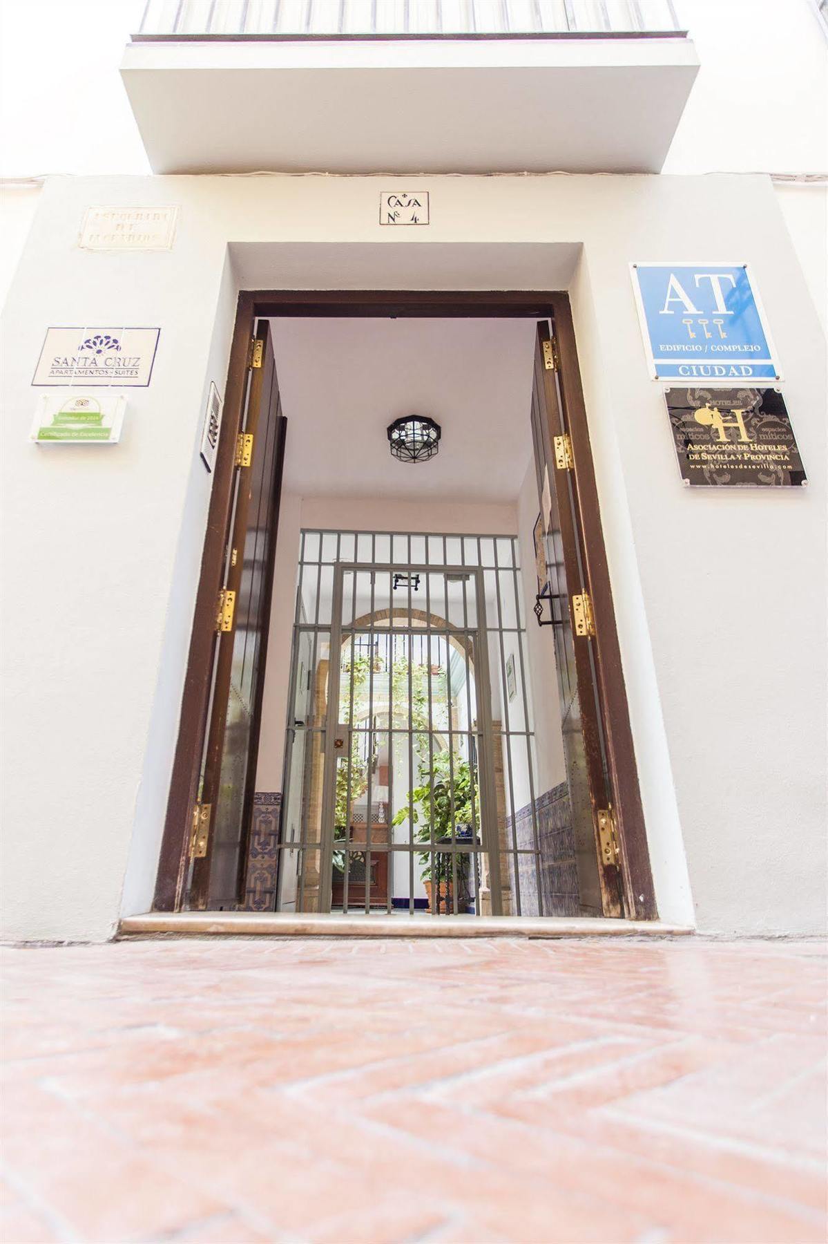 Apartamentos Suites Santa Cruz Sevilla Eksteriør billede